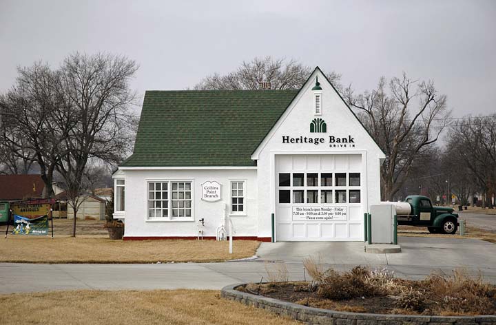 File:Gloe Brothers Service Station.jpg