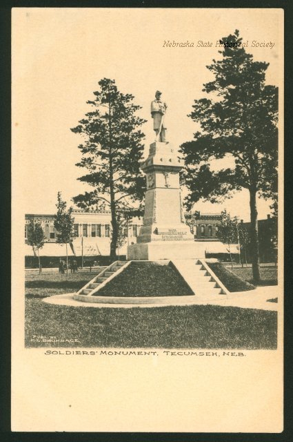 Soldiers%27_Monument%2C_Tecumseh.jpg